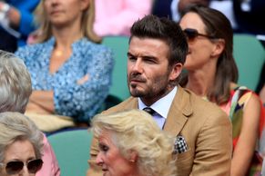 Beckham viděl v semifinále Wimbledonu výprask Strýcové, slavil i zakladatel Redditu