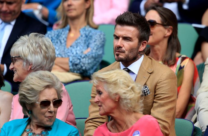 Fanoušci v semifinále Wimbledonu 2019: David Beckham