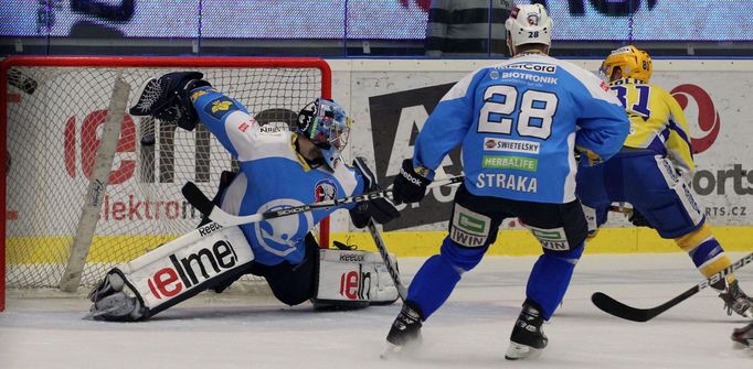 Hokej, Plzeň - Zlín: Petr Holík dává gól na 2:4