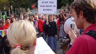 Jan Líska from the People in Need foundation reads the text of the petition to the assembled crowd