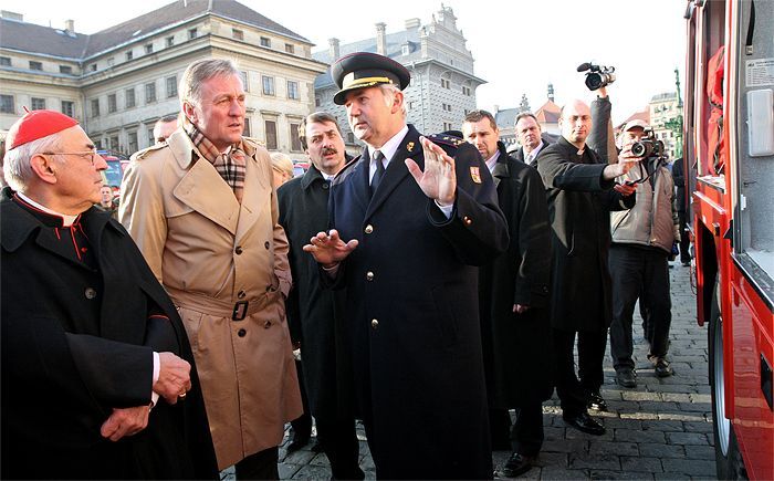 Hasiči dostali k vánocům nové cisternové vozy.