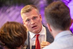 Turek couvá. Připustil, že rychlostí přes dvě stě upaloval dálnicí v Česku