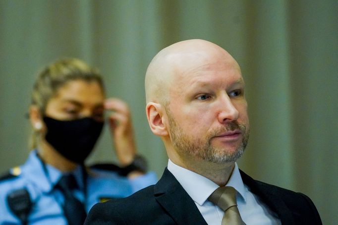 Anders Breivik u soudu.