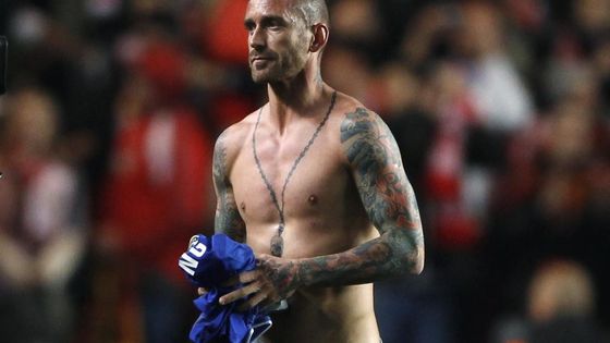 Chelsea vydřela postup, Benficu potopil potetovaný Portugalec Meireles