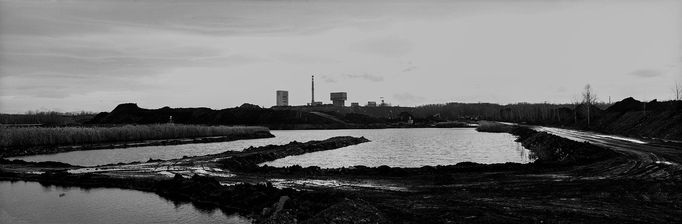 Fotografie y z výstavy panoramatických snímků Ostravska nazvané Nudlařii, která je k vidění v Café Prostoru_ v pražské Národní technické knihovně.