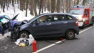 Hasiči pomáhali záchrance s ošetřením a naložením zraněných osob a následně zabezpečili vozidla proti požáru a úniku provozních kapalin.