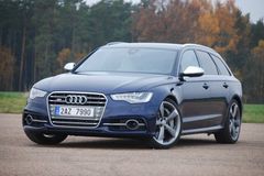 Test variant pro fajnšmekry: Audi A6 allroad a S6
