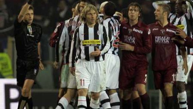 Pavel Nedvěd před pěti lety přišel kvůli žluté kartě o vysněné finále Ligy mistrů, které navíc jeho Juventus prohrál s AC Milán na penalty.