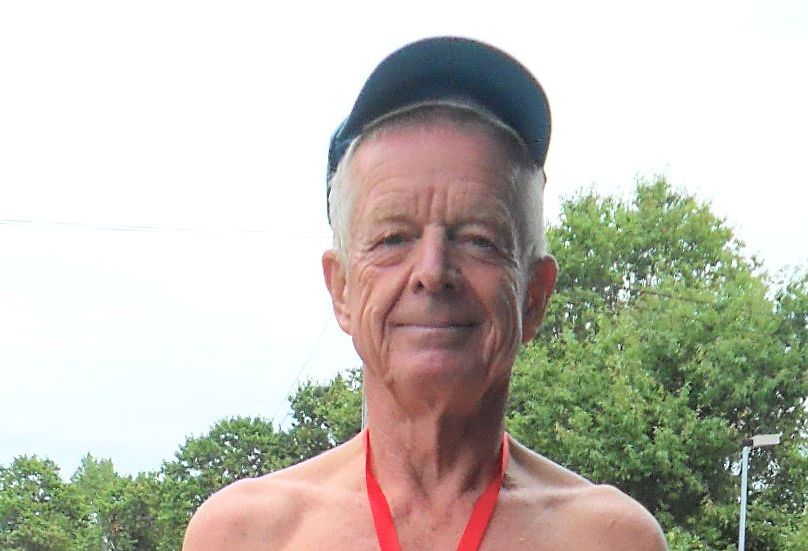 74letý Maratonec Ivan Tomek -.detail