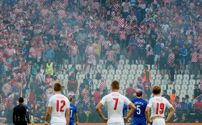 Euro 2016,Česko-Chorvatsko: výtržnosti chorvatský fanoušků