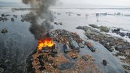 Domy smetené obří vlnou tsunami v japonském městě Natori.