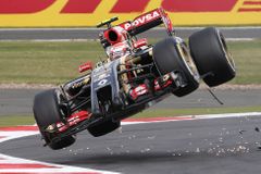 "Kamikadze" Maldonado příšel o místo ve formuli 1, Lotus už ho nechce