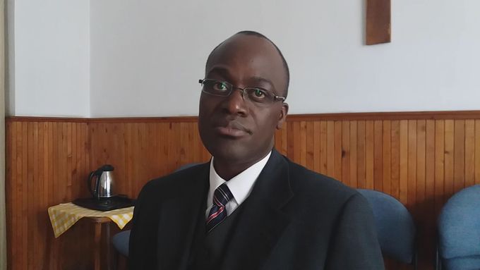 Farář Církve československé husitské v Kladně Phanuel Osweto se snaží pomáhat v Keni charitativním projektem Afrika Africe.