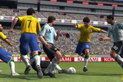 RECENZE: Pro Evolution Soccer 2009 - poctivý fotbal?