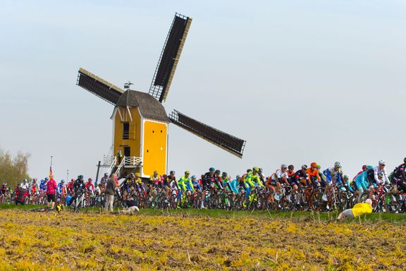 Snímek z Amstel Gold Race (2015).