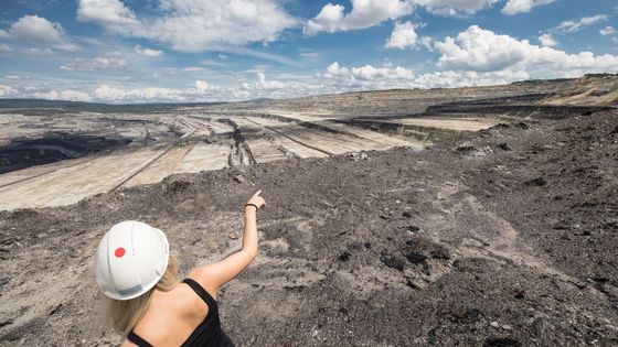 Foto: Poláci v obřím dole staví podzemní "zeď". Češi se bojí o vodu, Němci zas o domy