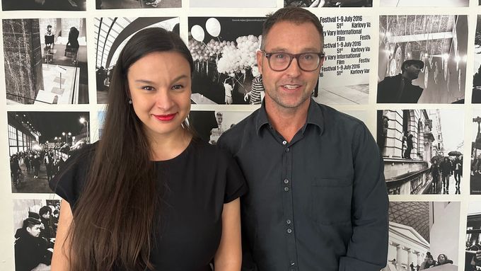 Klára Slavíková a Paul Hilder se výrazně podílejí na kampani pro Pirátskou stranu