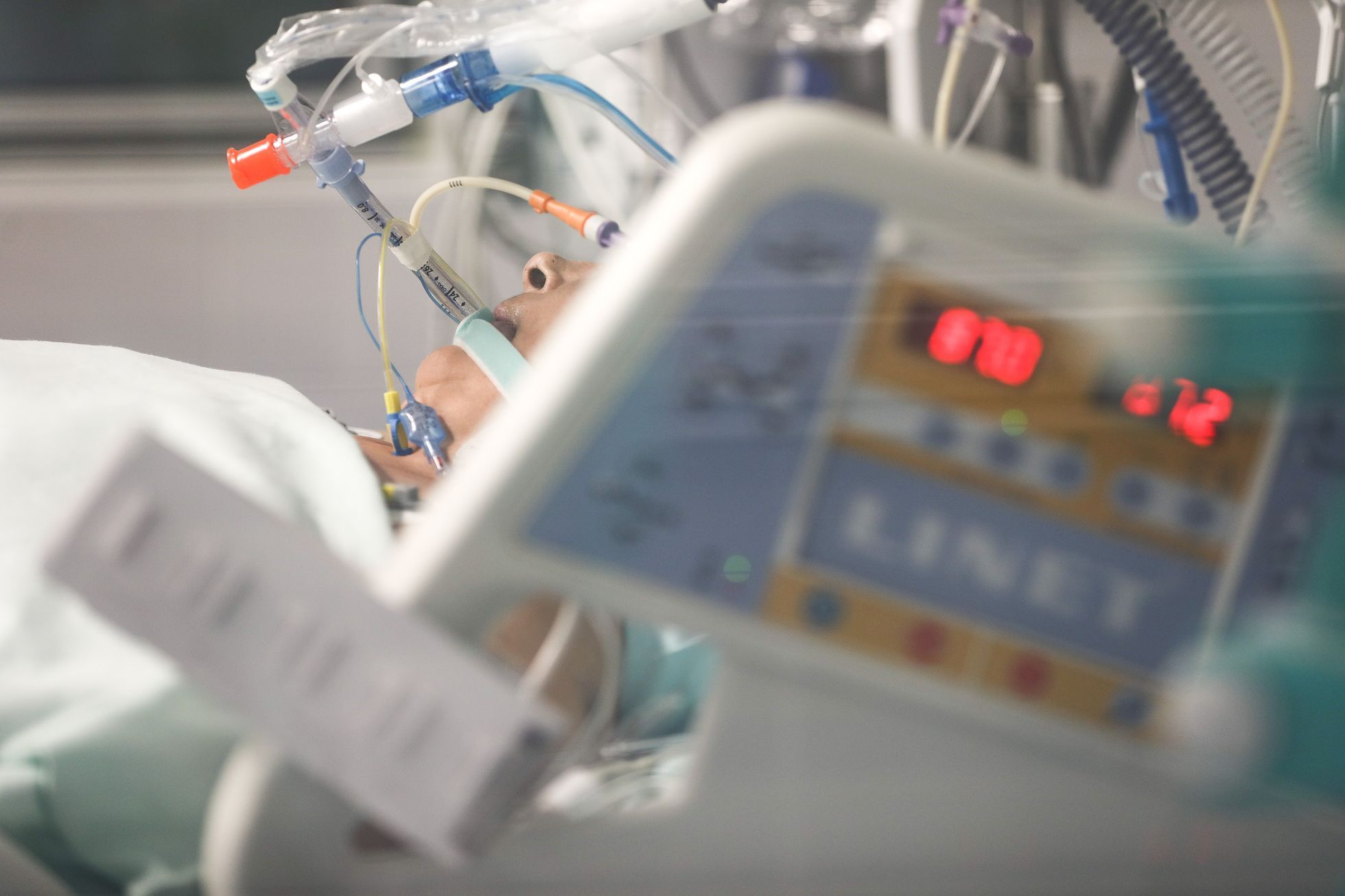Koronavirus - JIP nemocnice Ústí nad Labem, infekční oddělení, pacient, zdravotní sestra, zdravotnictví, medicína, lékař, doktor, personál, zdravotník, pandemie