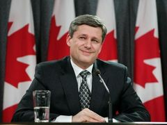 Kanadský premiér Stephen Harper zamířil do Arktidy.