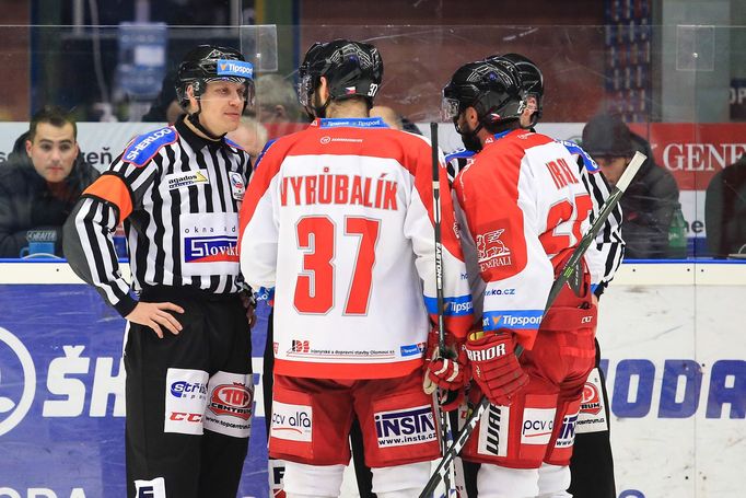 2. čtvrtfinále play-off 2018, Plzeň - Olomouc: Martin Vyrůbalík a Zbyněk Irgl