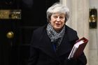 Členové britské vlády tajně jednali o odkladu brexitu, Mayová možnost veřejně odmítá