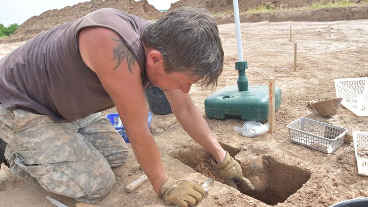 Archeologové nalezli u Smiřic pravěká sídla bohatá na nálezy. Jsou staré až 6300 let; Zdroj foto: Muzeum východních Čech v Hradci Králové
