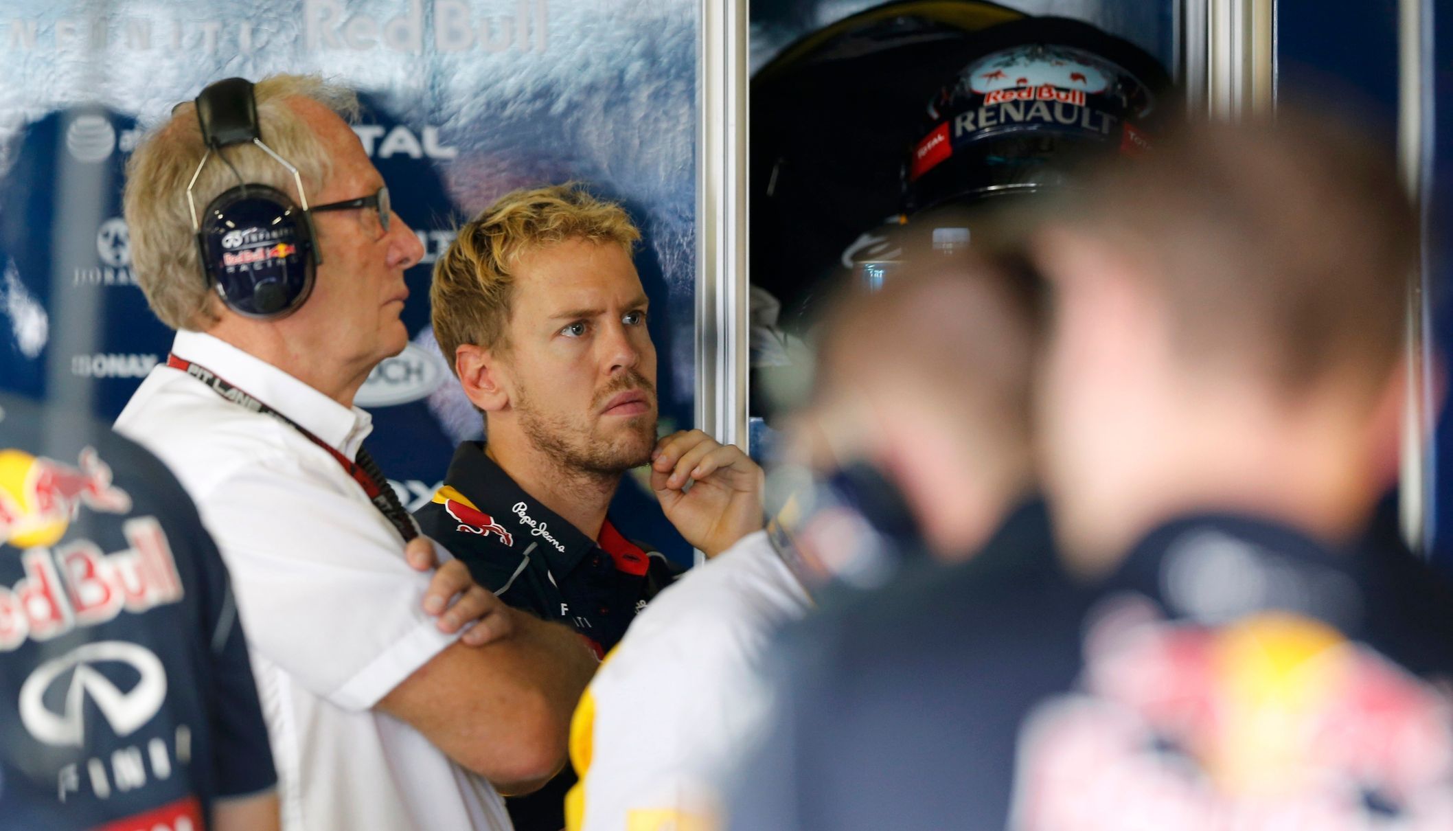 F1, VC Japonska 2013: Sebastian Vettel a Helmut Marko (vlevo), Red Bull