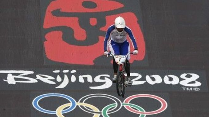Britský biker Shanaze Reade během olympijského závodu.