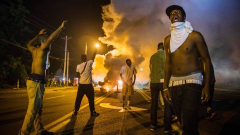 Analýza: Policie ve Fergusonu neví, jak uklidnit nepokoje