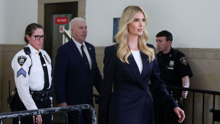 Nevzpomínám si, opakovala Ivanka Trumpová u soudu. Otci hrozí stamilionová pokuta