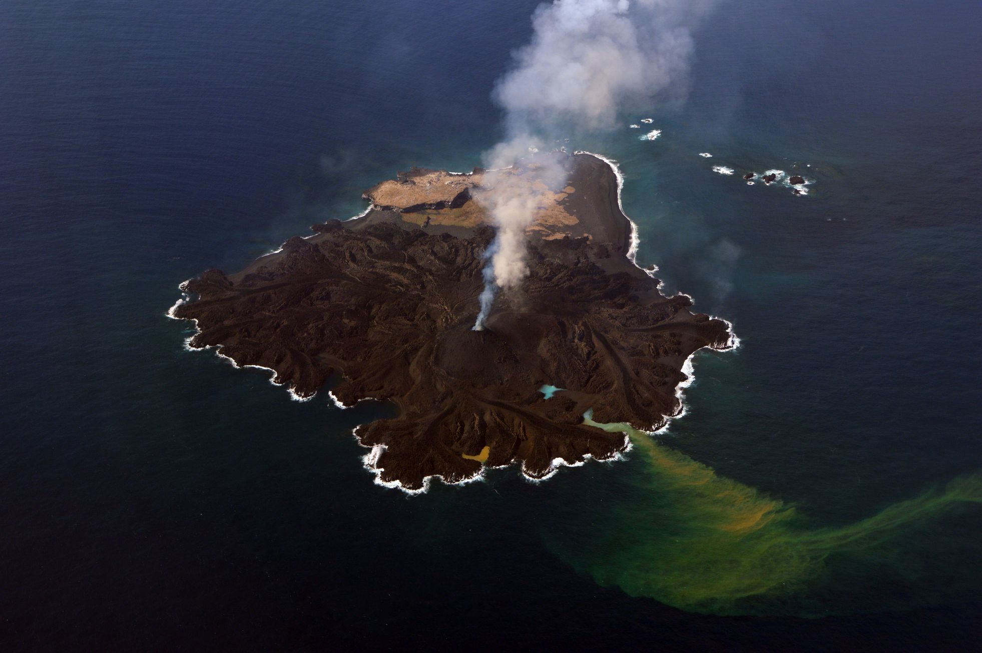 nový vulkanický ostrov u Japonska