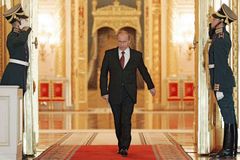 Rusko (z)volí Putina, otazníky nad demokracií sílí