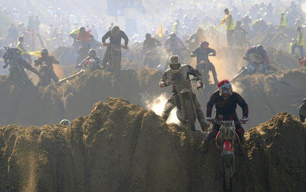 Šílení motorkáři