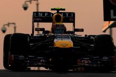 Ne Vettel, v Abú Zabí odstartuje z prvního místa Webber