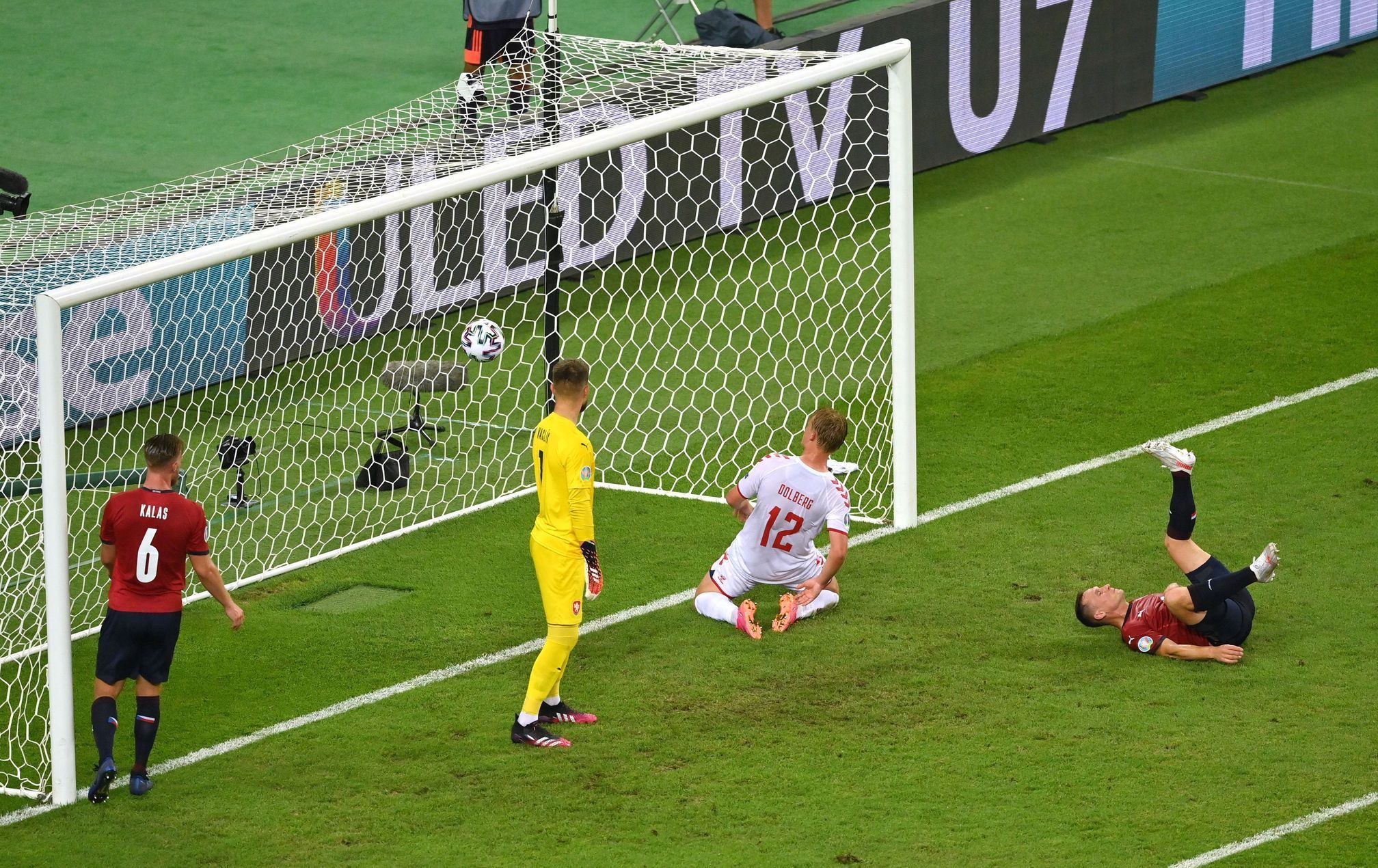 Kasper Dolberg dává gól ve čtvrtfinále Česko - Dánsko na ME 2020