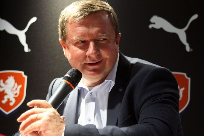 Nové dresy fotbalové reprezentace na Euro 2016: Pavel Vrba