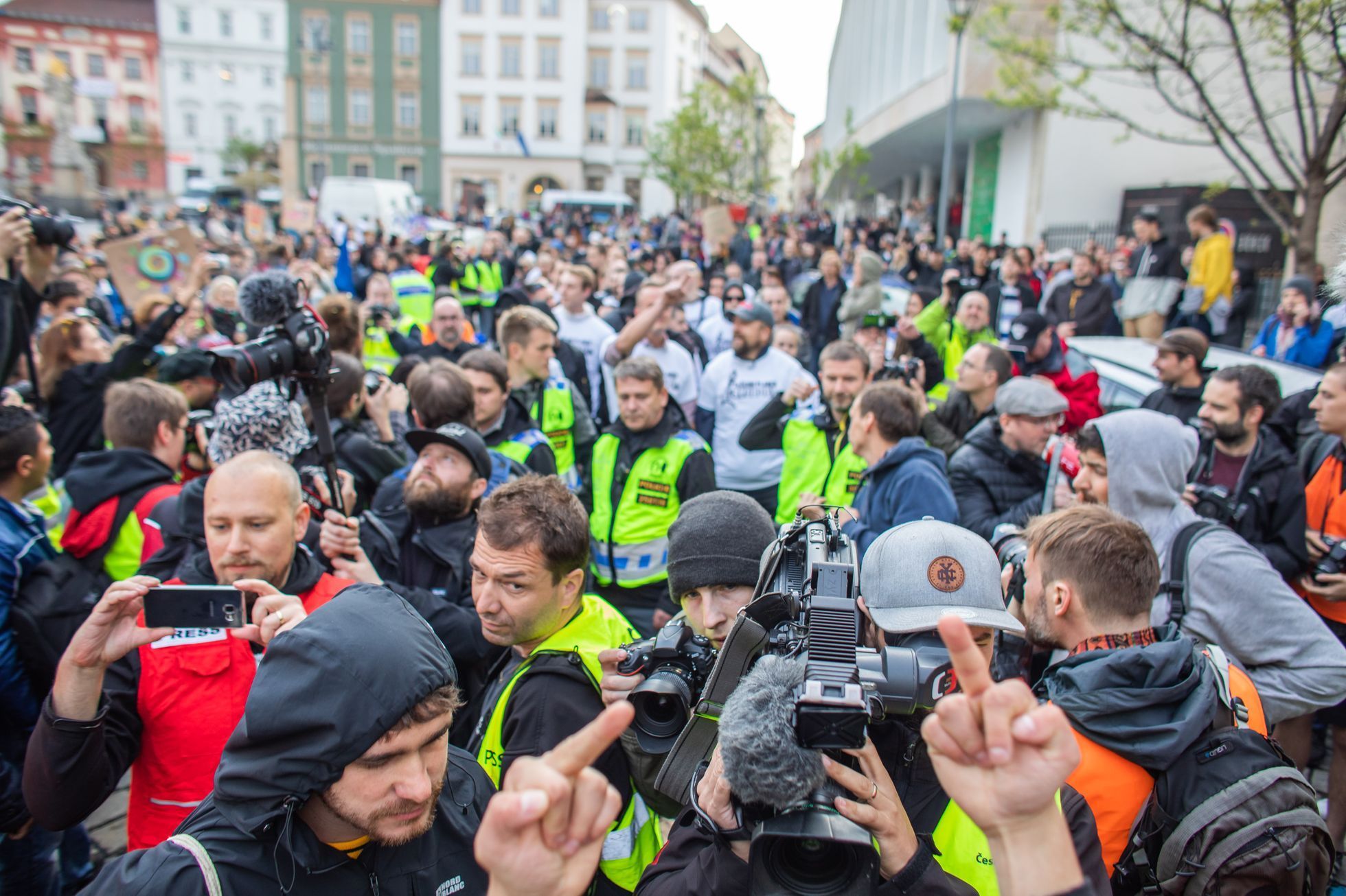 Těžkooděnci policie Brno průvod radikálové