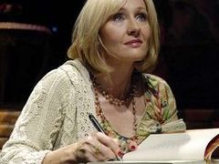 J. K. Rowlingová na autogramiádě v Los Angeles