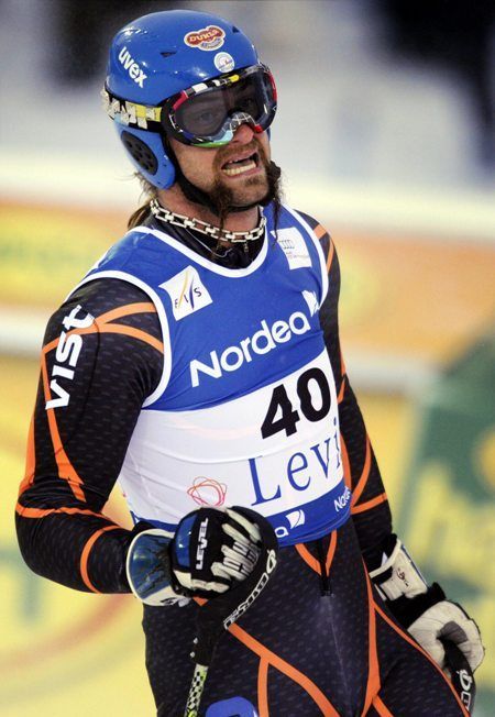 Český sjezdař Filip Trejbal po dojezdu slalomu v Levi.