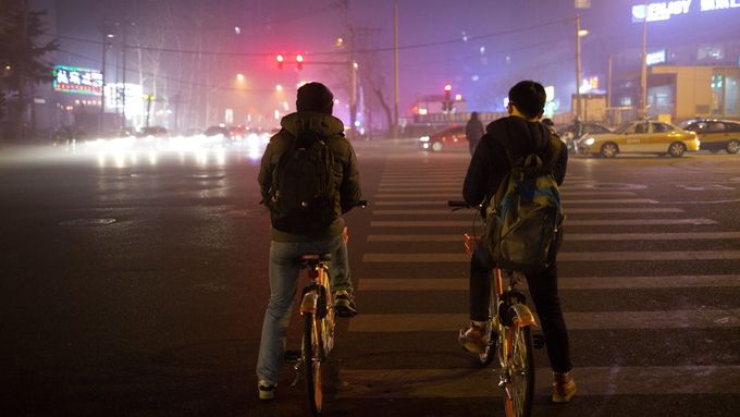 Cyklisté v Pekingu.