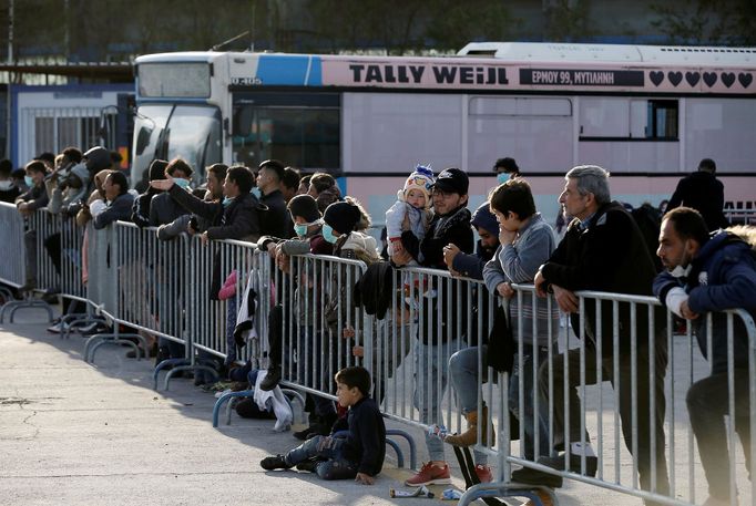 Migranti na řecko-turecké hranici.