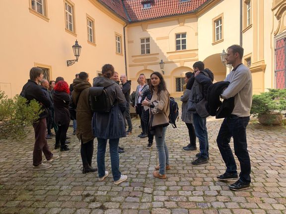 Rodiče z pražského Karlína v pátek šli za místostarostou Prahy 8 pro školství, aby jim zaručil, že se jejich děti dostanou na jimi vybranou základní školu.