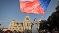 Demonstrace na Václavském náměstí za demisi premiéra Andreje Babiše a ministryně spravedlnosti Marie Benešové, kterou organizoval Milion chvilek pro demokracii. Praha, 4. června 2019.