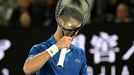 Novak Djokovič při utkání s Tomasem Martinem Etcheverrym