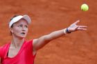 Krejčíková se Siniakovou si zahrají o finále French Open, Thiem smetl Zvereva