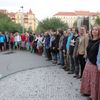 Muslimové v pražském katolickém chrámu