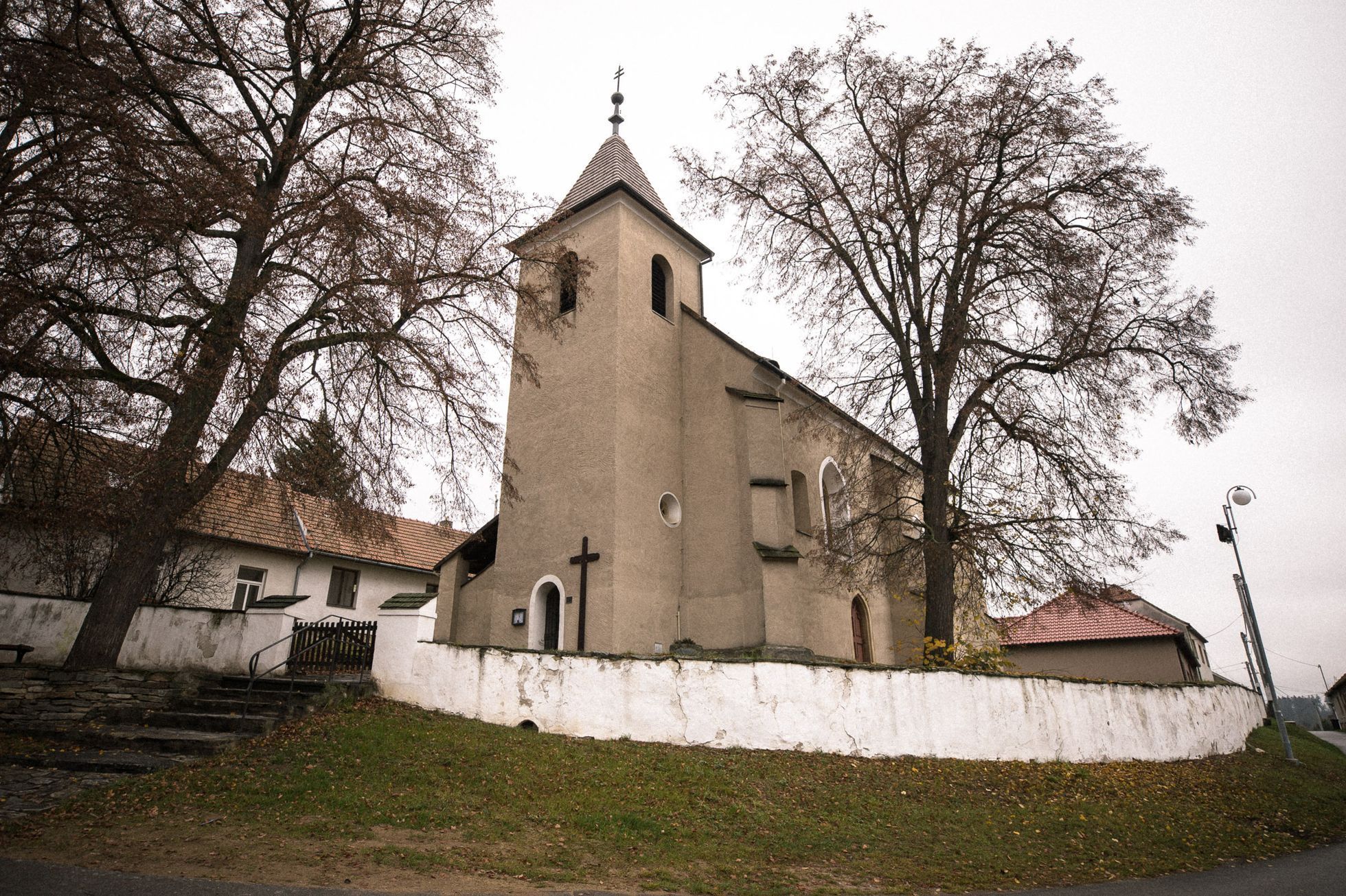 Kralice nad Oslavou, vyznamenaný starosta Emil Dračka (SPOZ), Kralická bible