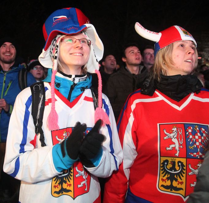 Soči 2014, ČR-Švédsko: fandění v Olympijském parku na Letné