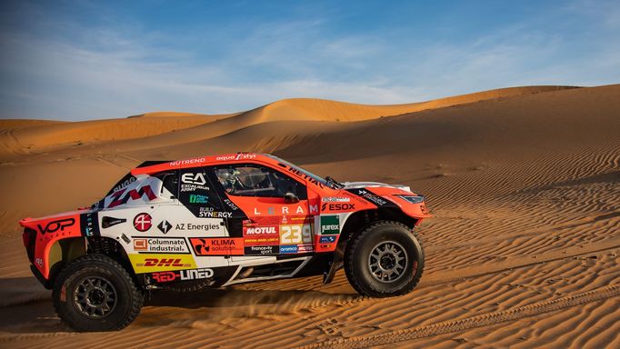 Aliyyah Kolocová (Red-Lined REVO T1+) před Rallye Dakar 2024