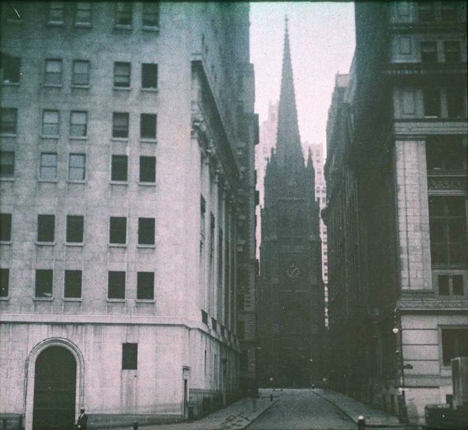 Autochrom  byl raný proces barevné fotografie patentovaný roku 1903 bratry Lumièrovými a komerčně vyráběný v letech 1907 až 1935.